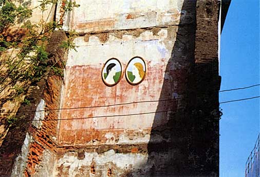Anna Valeria Borsari, Spaccato urbano, via Anfiteatro 7, Milano, 1999